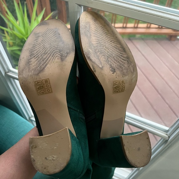 Poison Ivy Women's Round Toe Chunky Heel Green
Over the Knee (Thigh) High Boots - Picture 9 of 10